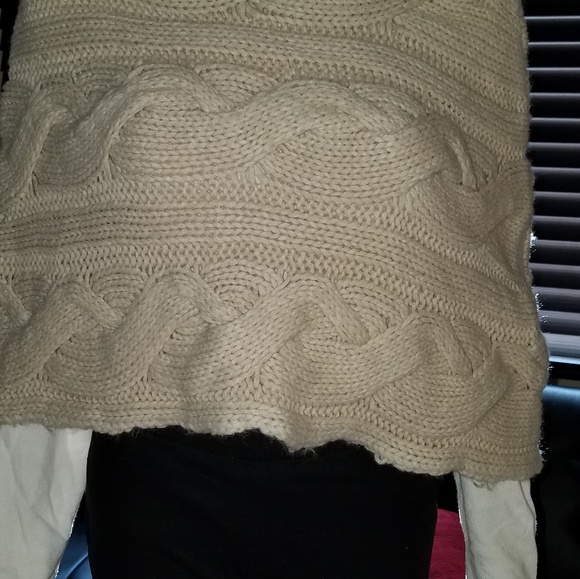 Beige Turtleneck Sweater Shawl - Picture 4 of 5